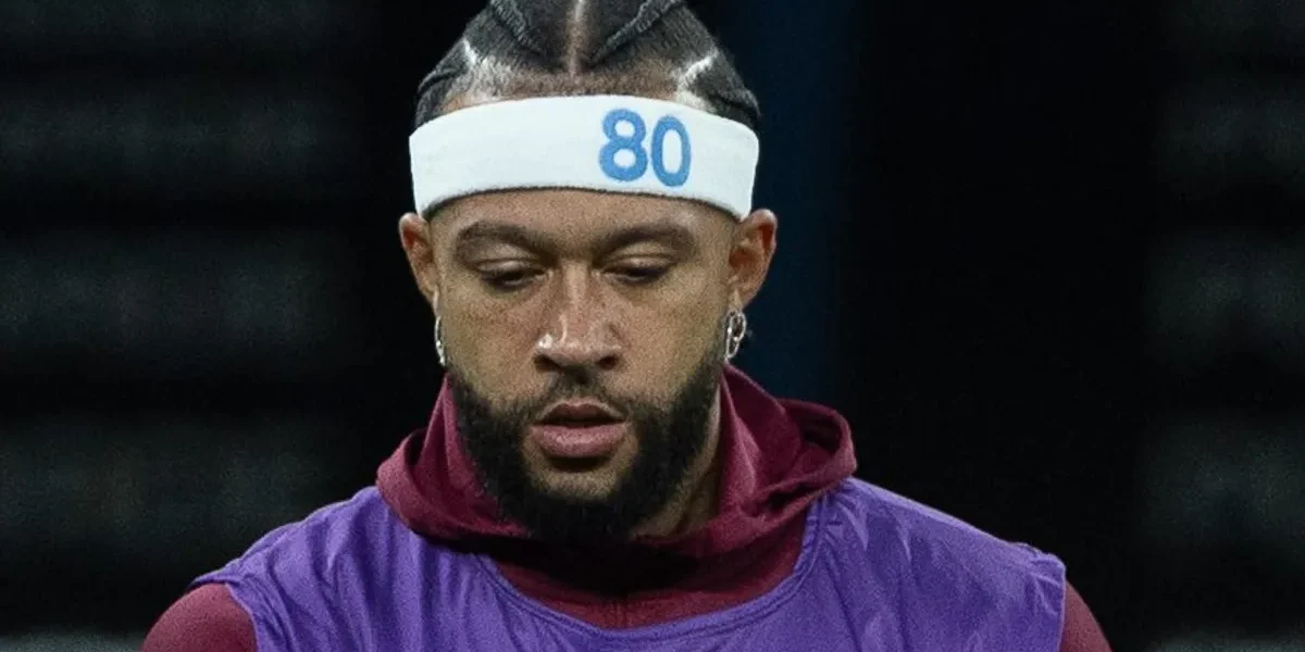Corinthians trava em renovação com Memphis após pedida salarial astronômica