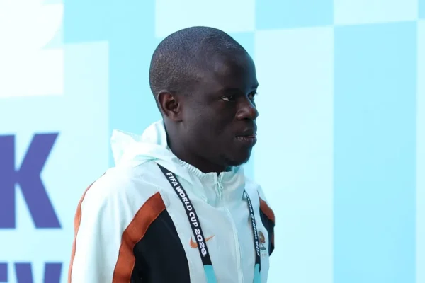 Kanté se despede da Copa sem jogar um minuto sequer e comove o mundo