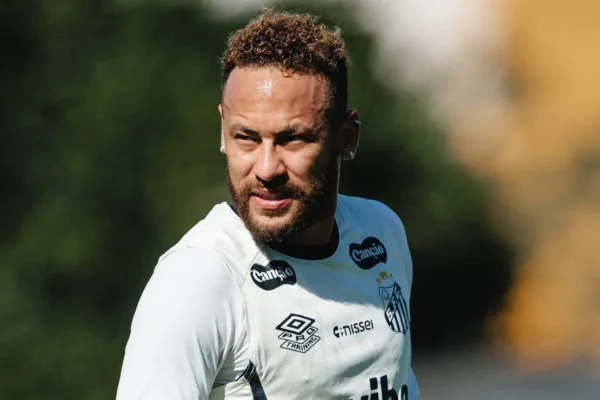 Cuca revela motivo da ausência de Neymar e confirma volta do craque no sábado