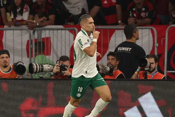 Paulinho revela plano do Palmeiras para retorno gradual sem pressa