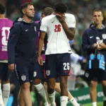 Expulsão polêmica de Quansah escancara critério duvidoso da arbitragem em Inglaterra x México