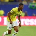 Rayan voa em campo: quarto que mais correu pelo Brasil na vitória sobre o Japão