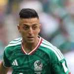 Flamengo nega interesse em Roberto Alvarado, destaque do México na Copa