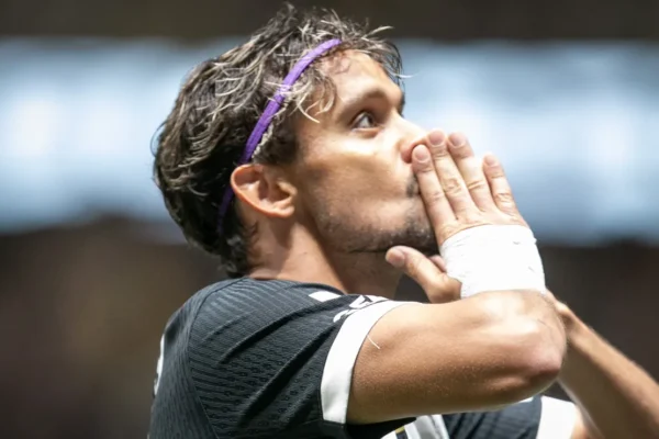 Fluminense acelera para trazer Gustavo Scarpa de volta
