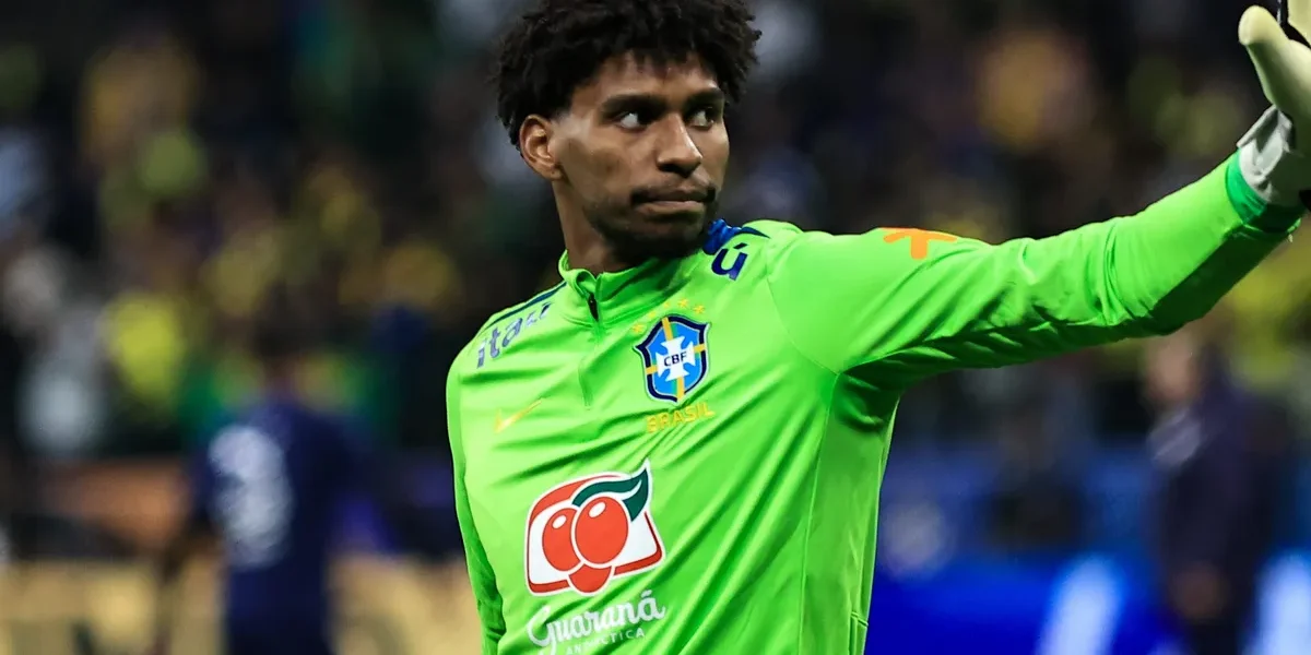 Hugo Souza projeta volta à Seleção e mira Copa de 2030