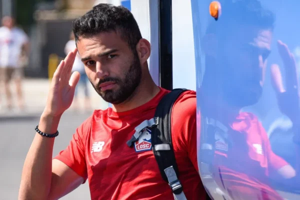 Santos usa Zé Rafael como moeda de troca para repatriar Thiago Maia do Inter