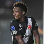 Vasco vence no fim com Thiago Mendes e avança na Sul-Americana