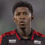 Vitão falha, Calleri marca e torcida do Flamengo explode nas redes
