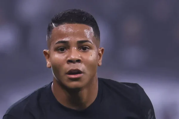 Cruzeiro volta a sonhar com Wesley após lesões de Gabriel Pec e Sinisterra