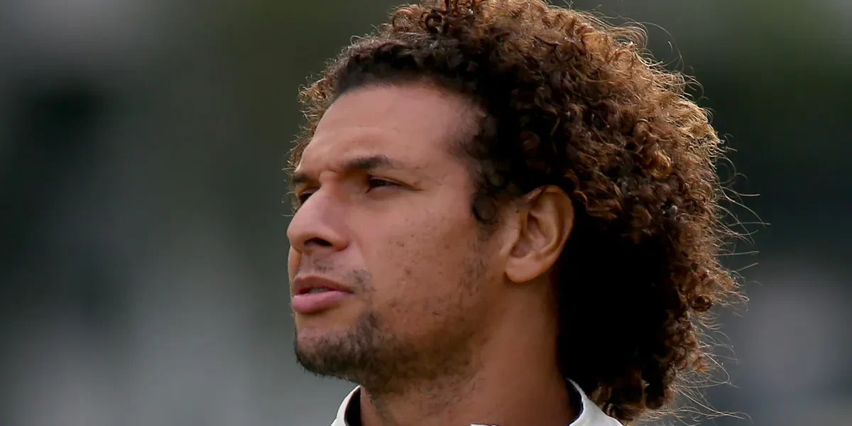 Arão se desculpa com Cuca, mas deve perder vaga no Santos contra o Remo