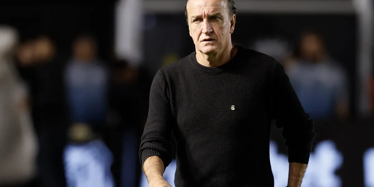 Cuca abre o jogo: escalação do Santos terá mudanças constantes