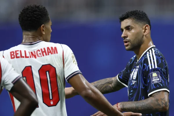 Cuti Romero provoca Bellingham e Pickford após virada épica da Argentina; veja o vídeo
