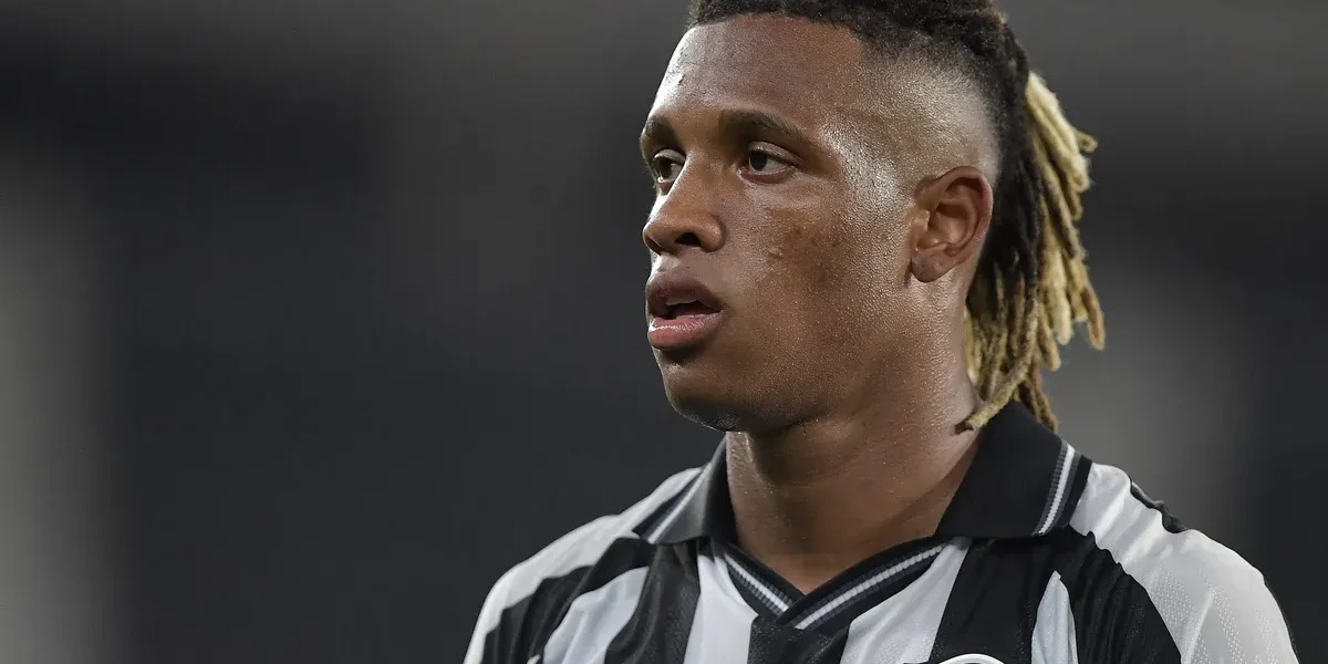 Danilo pressiona Botafogo após veto ao Palmeiras e pede respeito sobre ida à Rússia