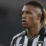 Danilo pressiona Botafogo após veto ao Palmeiras e pede respeito sobre ida à Rússia