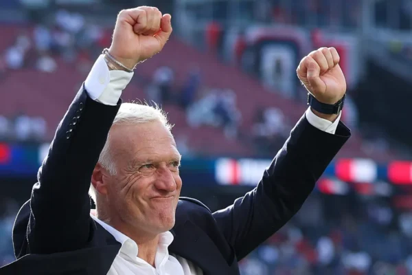 Deschamps iguala Felipão e atinge terceira semifinal de Copa