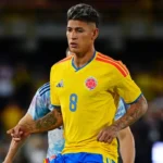 Carrascal, do Flamengo, fica no banco e vê Colômbia cair nos pênaltis na Copa