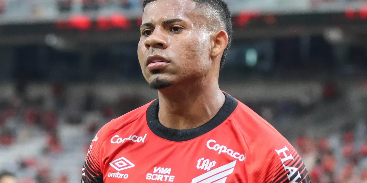 Pai de Gilberto expõe sonho com Corinthians e causa crise no Palmeiras