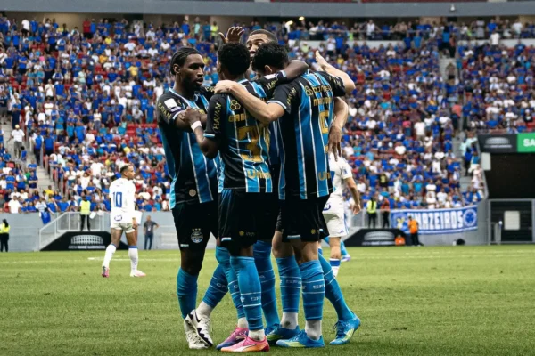 Grêmio muda o foco: agora quer um camisa 10 e esfria busca por zagueiros