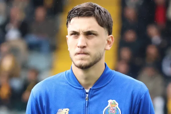 São Paulo desiste de zagueiro do Porto por preço salgado