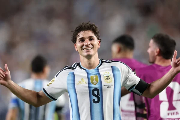 Julián Álvarez: ‘Argentina vai com tudo’ contra Inglaterra na semi