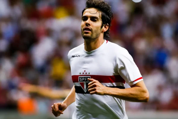 Kaká aposta na Espanha: “Vai ganhar a final contra a Argentina”