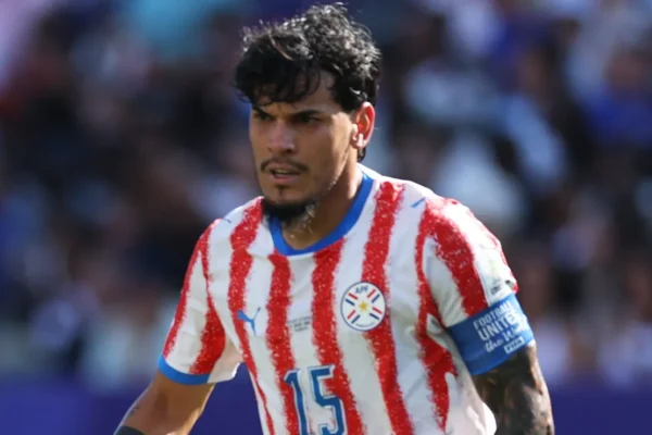 Gustavo Gómez brilha na defesa, mas Paraguai cai para França na Copa
