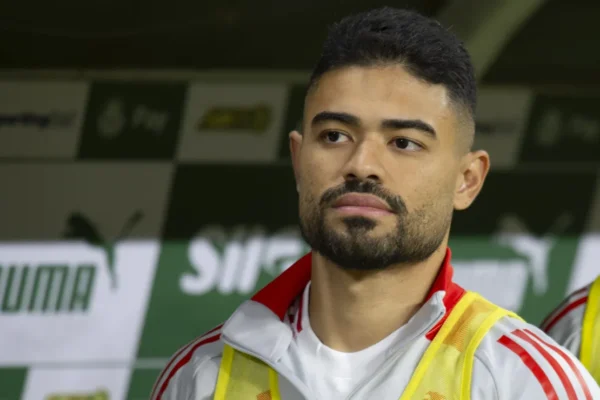 Athletico-PR de olho em Bruno Tabata, mas preço pode travar negócio