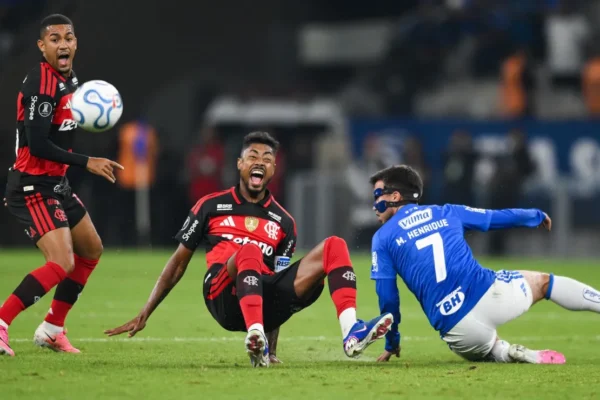 Matheus Henrique admite medo de expulsão após lance polêmico em Bruno Henrique