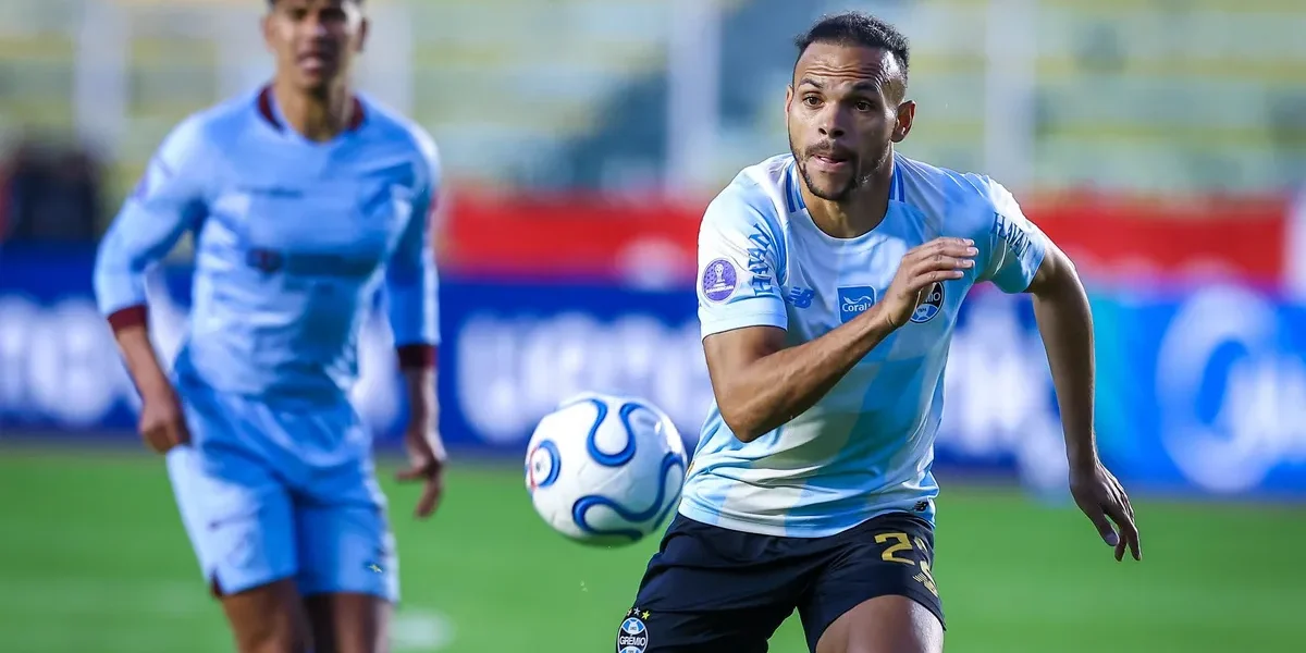 Conmebol abre 3 processos contra o Grêmio após derrota na altitude; entenda