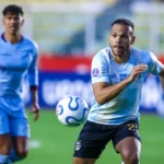 Conmebol abre 3 processos contra o Grêmio após derrota na altitude; entenda