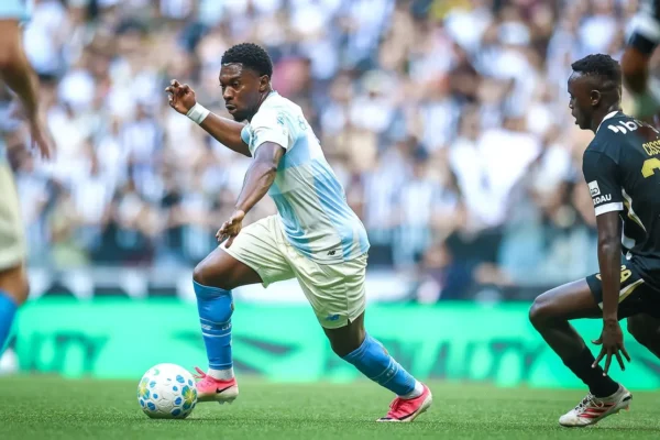 Novas regras turbinam tempo de bola rolando no Brasileirão; Grêmio supera meta da CBF