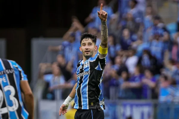 Villasanti atinge 200 jogos e entra para o top 4 de estrangeiros na história do Grêmio