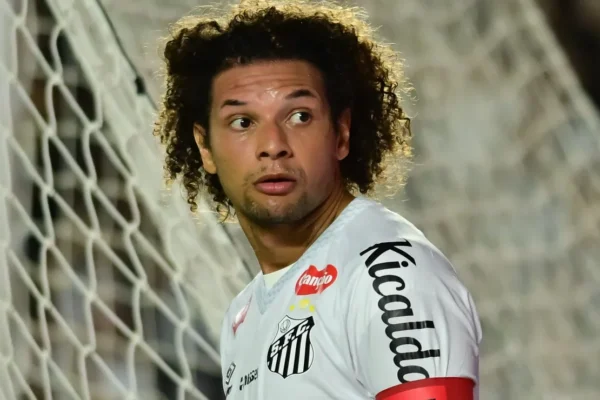 Willian Arão detona postura do Santos e cobra reação imediata no clássico contra o Corinthians