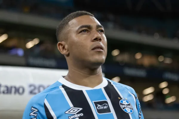 Grêmio: hoje é dia de impor a camisa contra a lanterna Chapecoense
