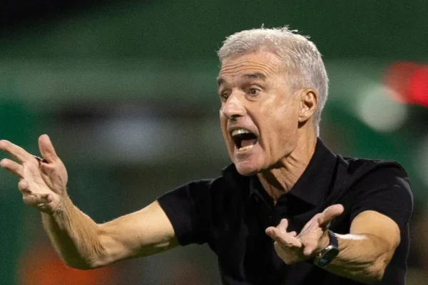 Pelaipe garante: Luís Castro fica no Grêmio e promete reação no 2º semestre