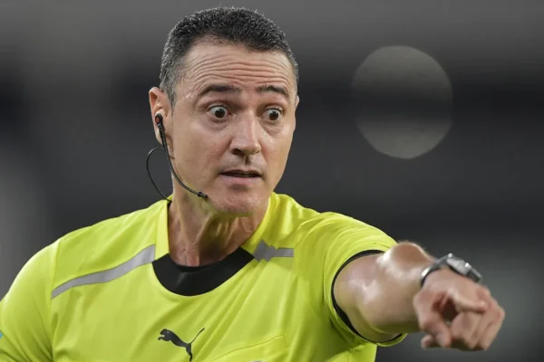 Wilmar Roldán apita Bolívar x São Paulo e histórico assusta Dorival Júnior