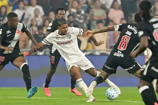 Fluminense para em Léo Jardim e fica no zero com Vasco no Maracanã