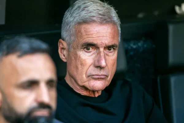 Grêmio atropelado pelo Atlético-MG: Luís Castro pressionado a mudar