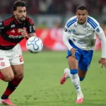 Cruzeiro x Flamengo: onde assistir, horário e escalações do duelo no Mineirão