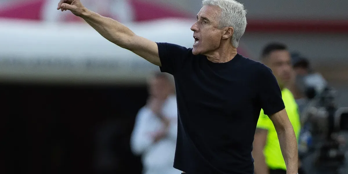 Luís Castro critica cobranças, mas esquece o verdadeiro problema no Grêmio