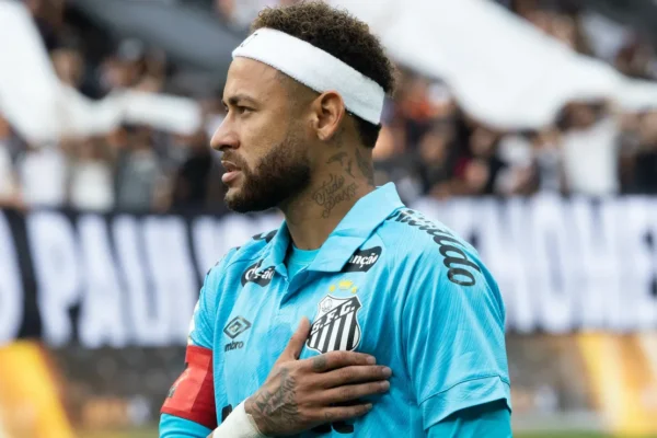 Corinthians condena ataque de torcedores a criança que ganhou camisa de Neymar