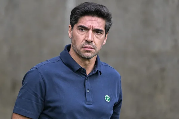 Abel detona imprensa e expõe a doença do futebol: ‘Estão intoxicando o esporte’