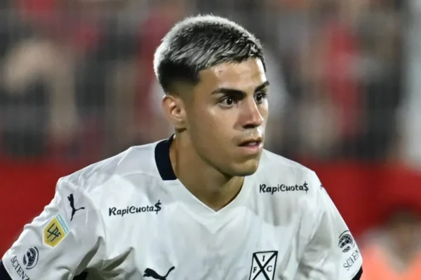 Flamengo mapeia mercado e Alex Luna surge como plano B após Almada
