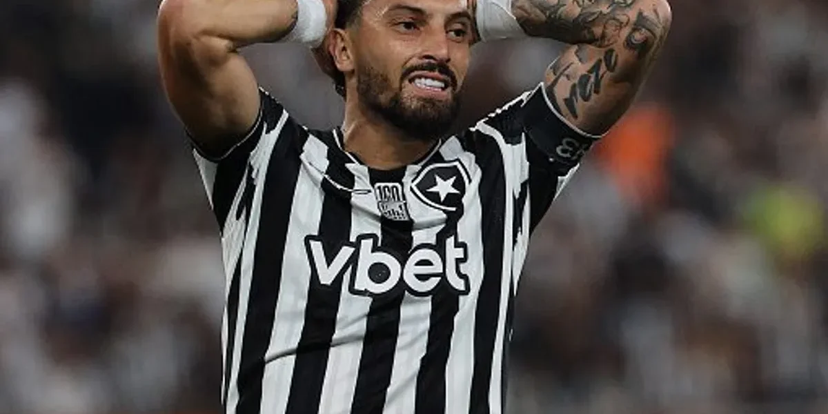 Botafogo cede empate ao Flu no fim e se complica no clássico