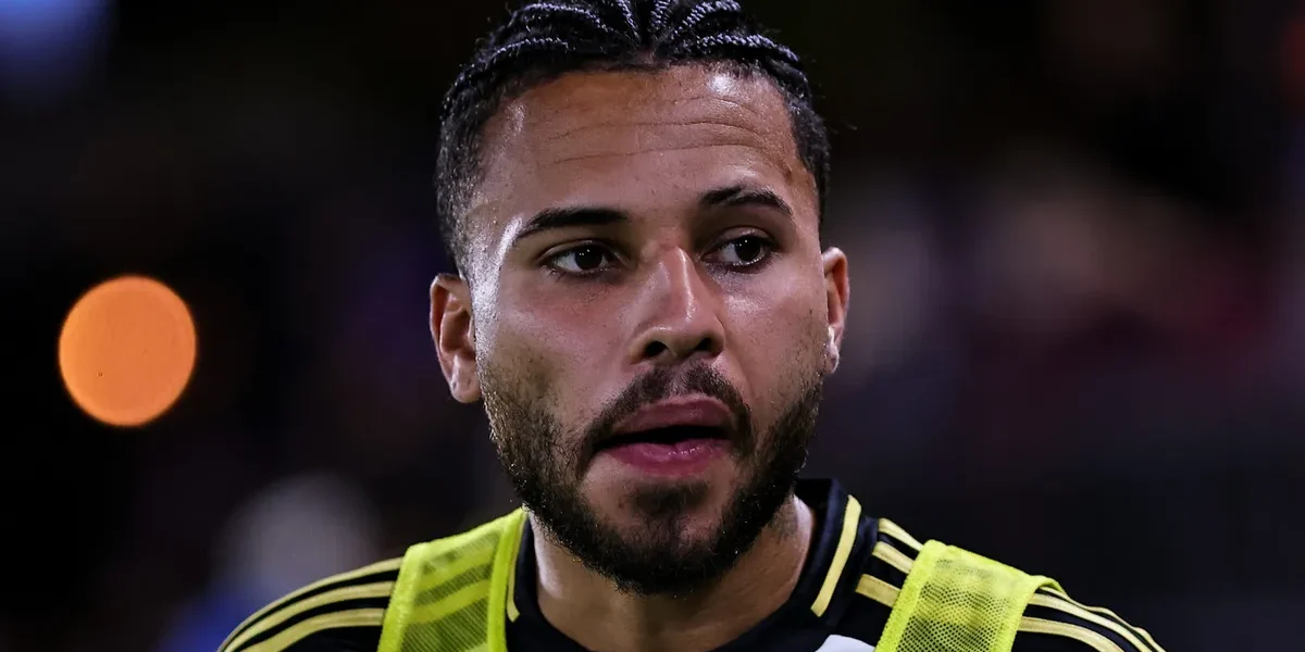 Vasco acelera por camisa 8 misterioso e descarta Deossa e Alexsander