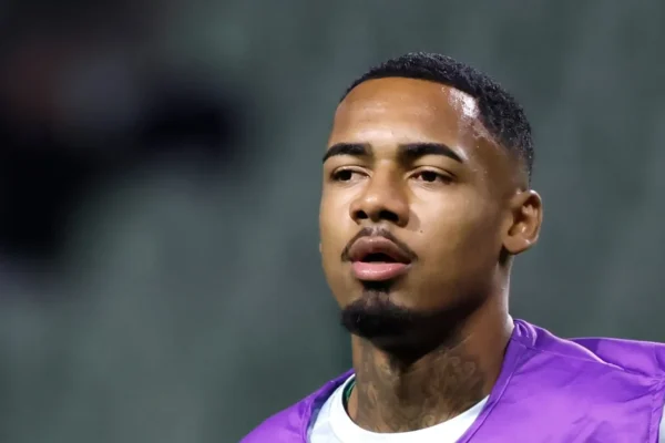 City paga R$ 240 mi e tira Allan do Palmeiras; negócio fechado