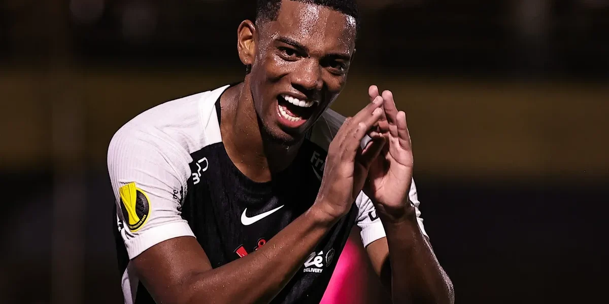 Corinthians define preço de André e negociação com Forest ganha novos capítulos