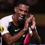 Corinthians define preço de André e negociação com Forest ganha novos capítulos