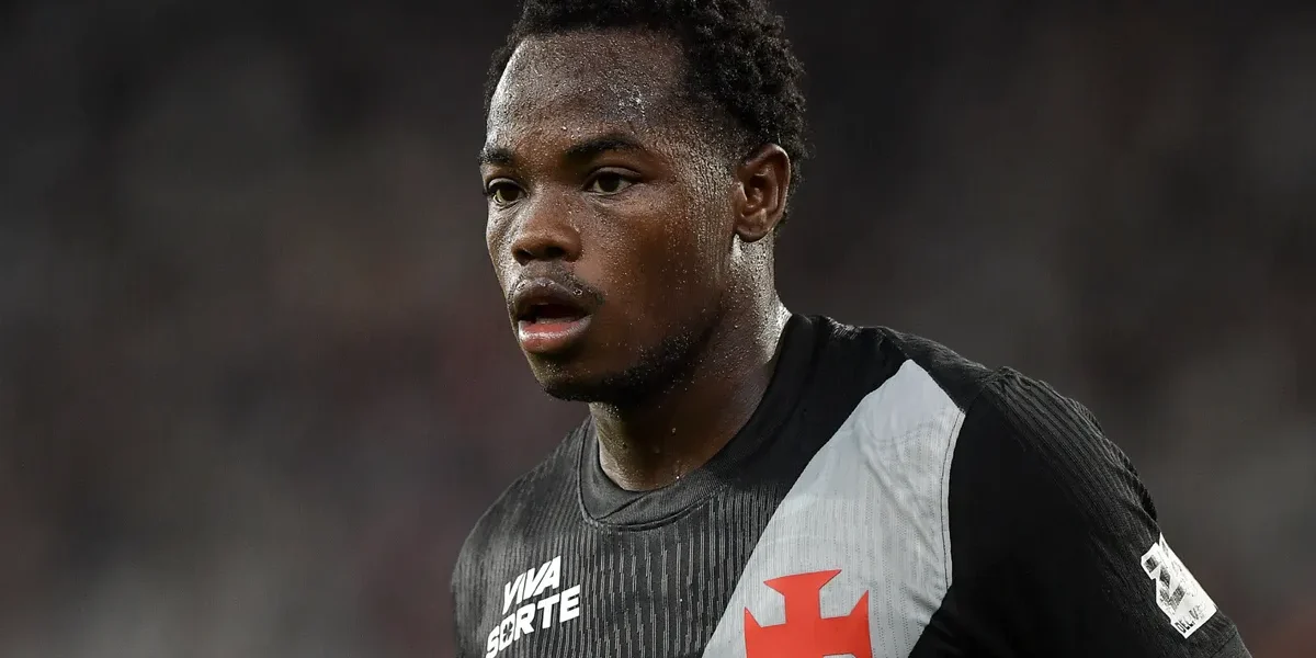 Vasco vence com um a menos e abre vantagem contra o Vitória na Copa do Brasil