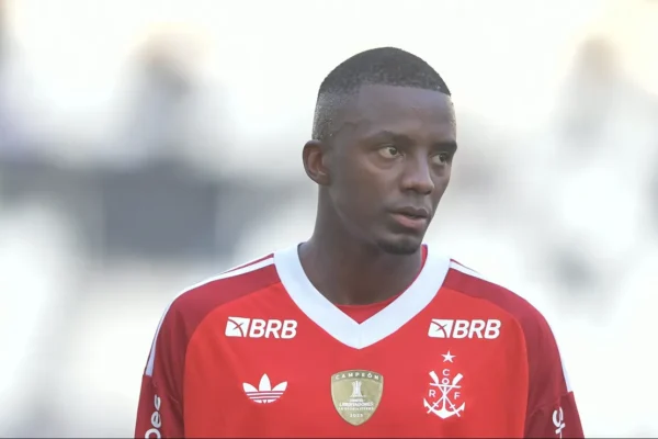 Andrew desperta Europa, mas Flamengo blindado: empréstimo está fora de cogitação